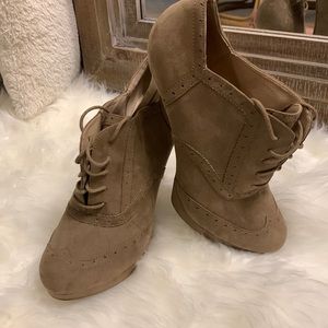Tan lace up brogue heels
